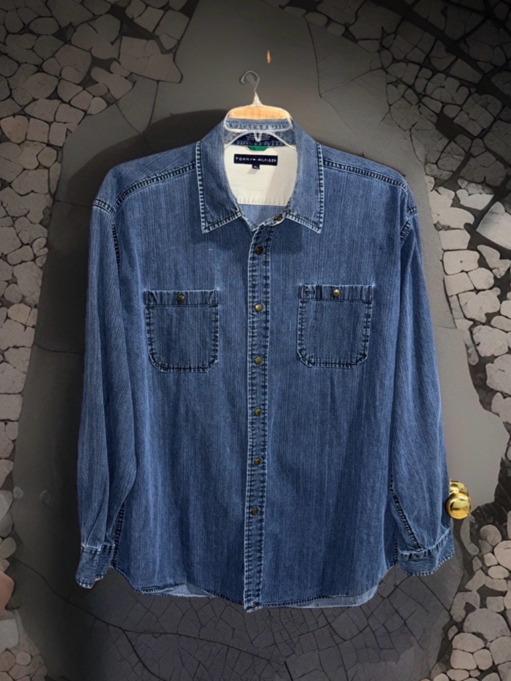 Vtg Tommy Hilfiger Men’s Blue Denim Button-Down Shirt w/Snap Closure-XL-EC
